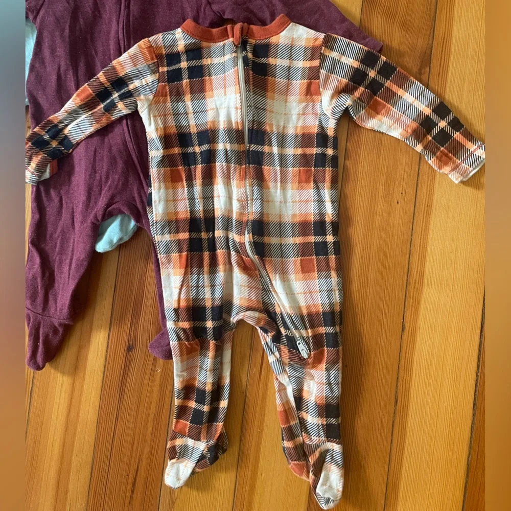 Old Navy Footie Bundle Size 3-6 months - Picture 4 of 7